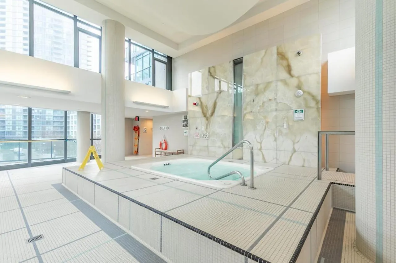 Stunning Top Floor Lake View Studio Near Cn Tower Apartment Toronto 0*,