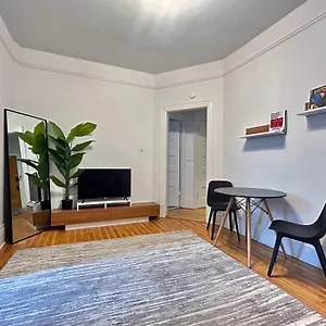  Apartment Chic Haven Downtown Mtl Canada
