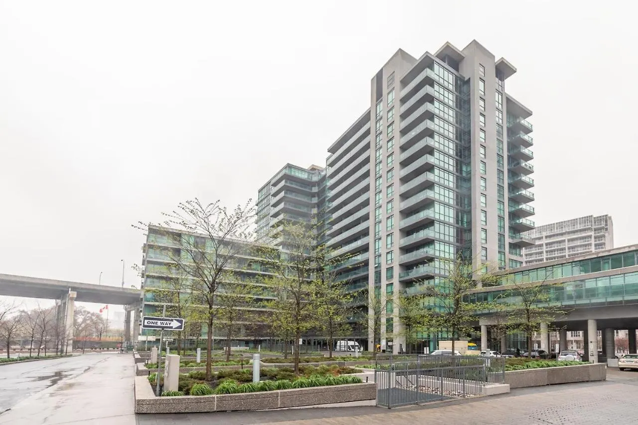 Apartment Stunning Top Floor Lake View Studio Near Cn Tower Toronto